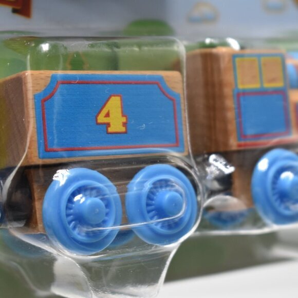 Thomas & Friends Wooden Railway Gordon & Tender Train Tank Real Wood 2017 - Picture 7 of 11